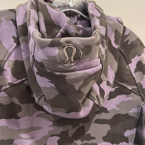 Lululemon Scuba Zip Up Hoodie Purple Camo Size 6 Women’s Hooded Sweater pockets - Picture 6 of 16